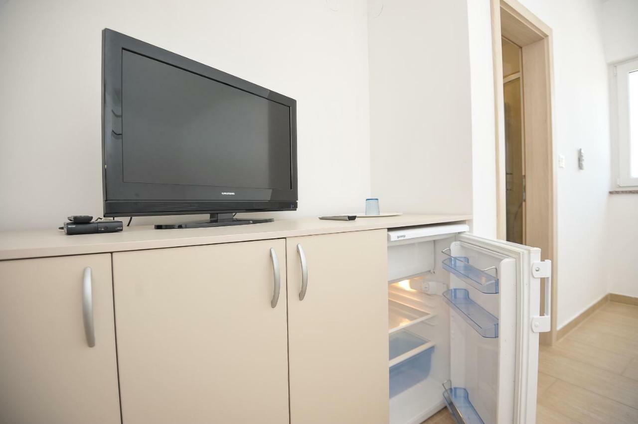 Apartmani Vrtlici Zdenka Stara Novalja Exteriör bild
