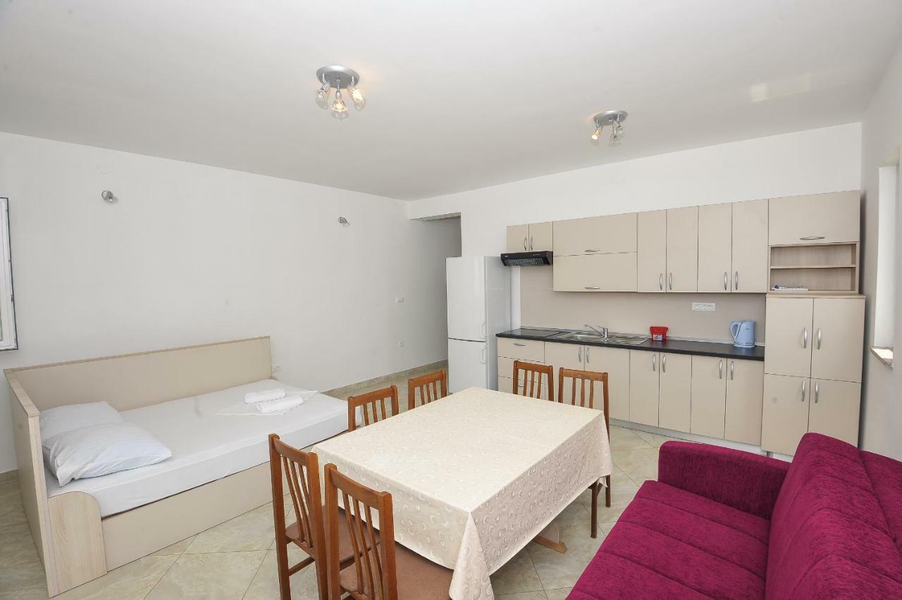 Apartmani Vrtlici Zdenka Stara Novalja Exteriör bild