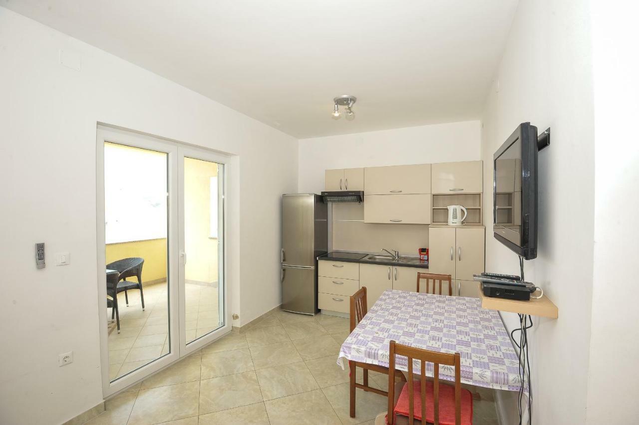 Apartmani Vrtlici Zdenka Stara Novalja Exteriör bild
