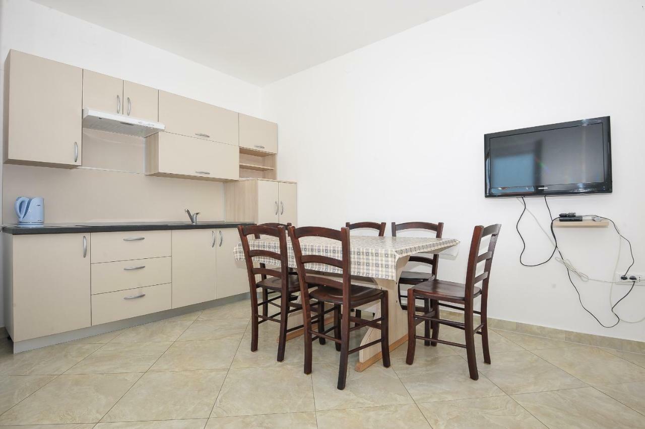 Apartmani Vrtlici Zdenka Stara Novalja Exteriör bild