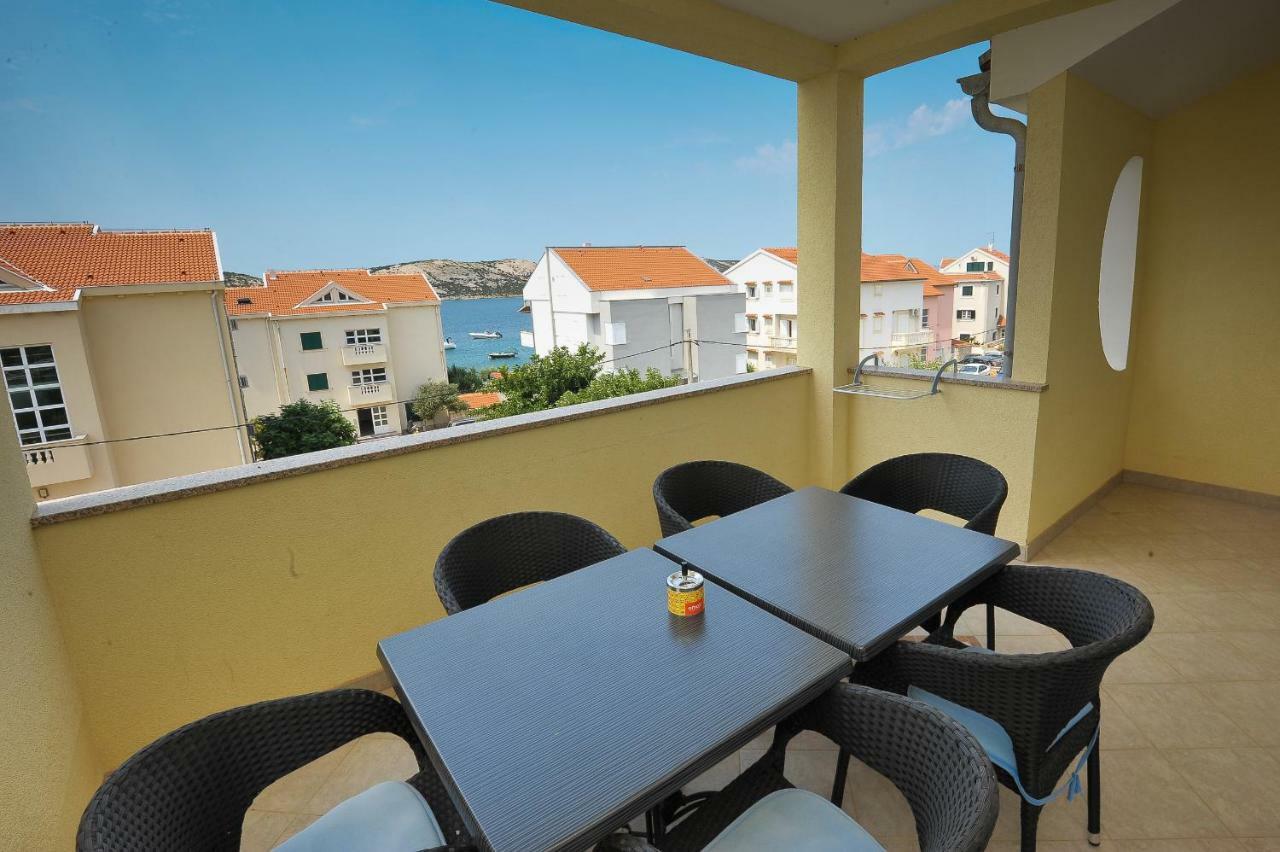 Apartmani Vrtlici Zdenka Stara Novalja Exteriör bild