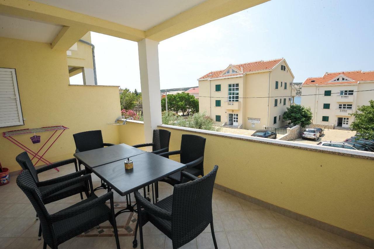 Apartmani Vrtlici Zdenka Stara Novalja Exteriör bild